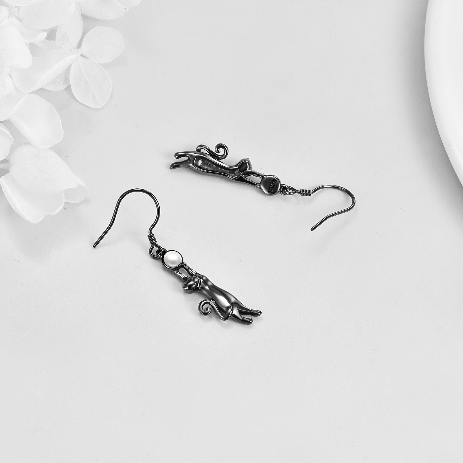Black Cat Earring for Women Sterling Silvery Imitation Pearl Cat Dangle Earrings for Women