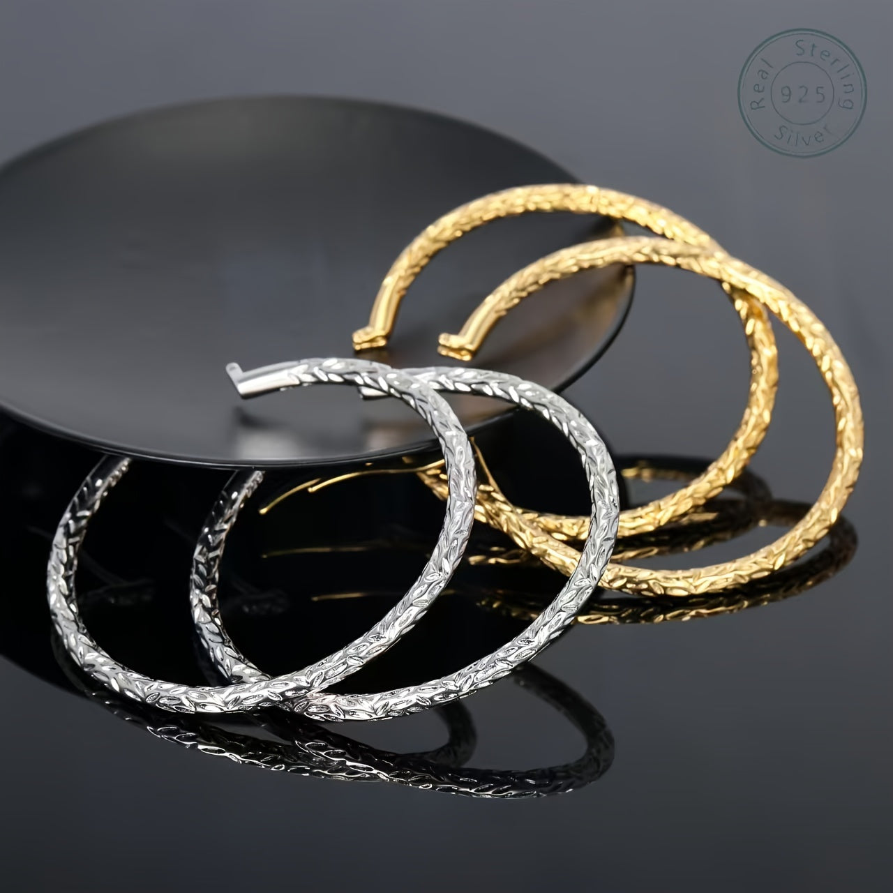 925 silver made fashionable engraved simple circle earrings, fashionable and simple, suitable for daily wear, parties, weddings, perfect gift for wife, girlfriend, family, friends, classmates, comes with a high-quality gift box