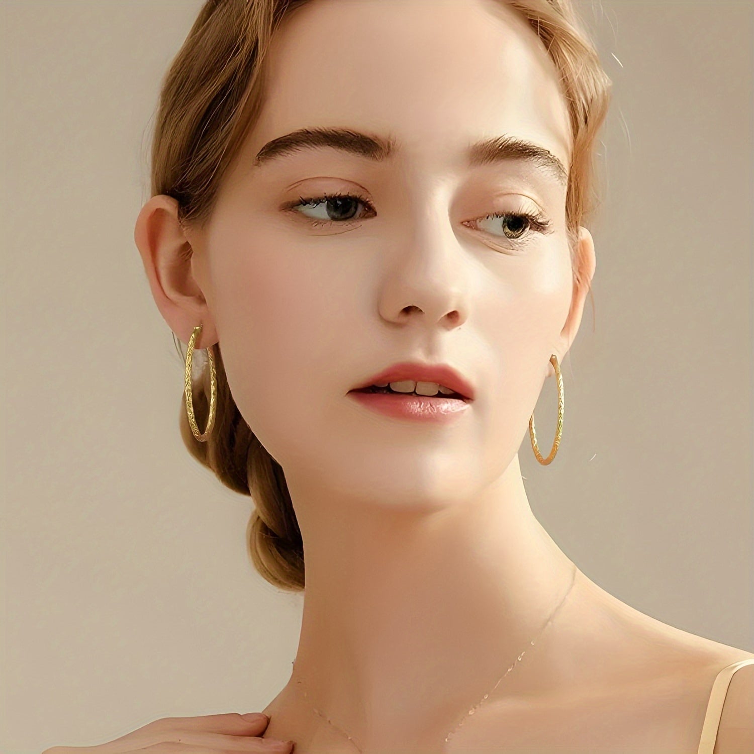 925 silver made fashionable engraved simple circle earrings, fashionable and simple, suitable for daily wear, parties, weddings, perfect gift for wife, girlfriend, family, friends, classmates, comes with a high-quality gift box