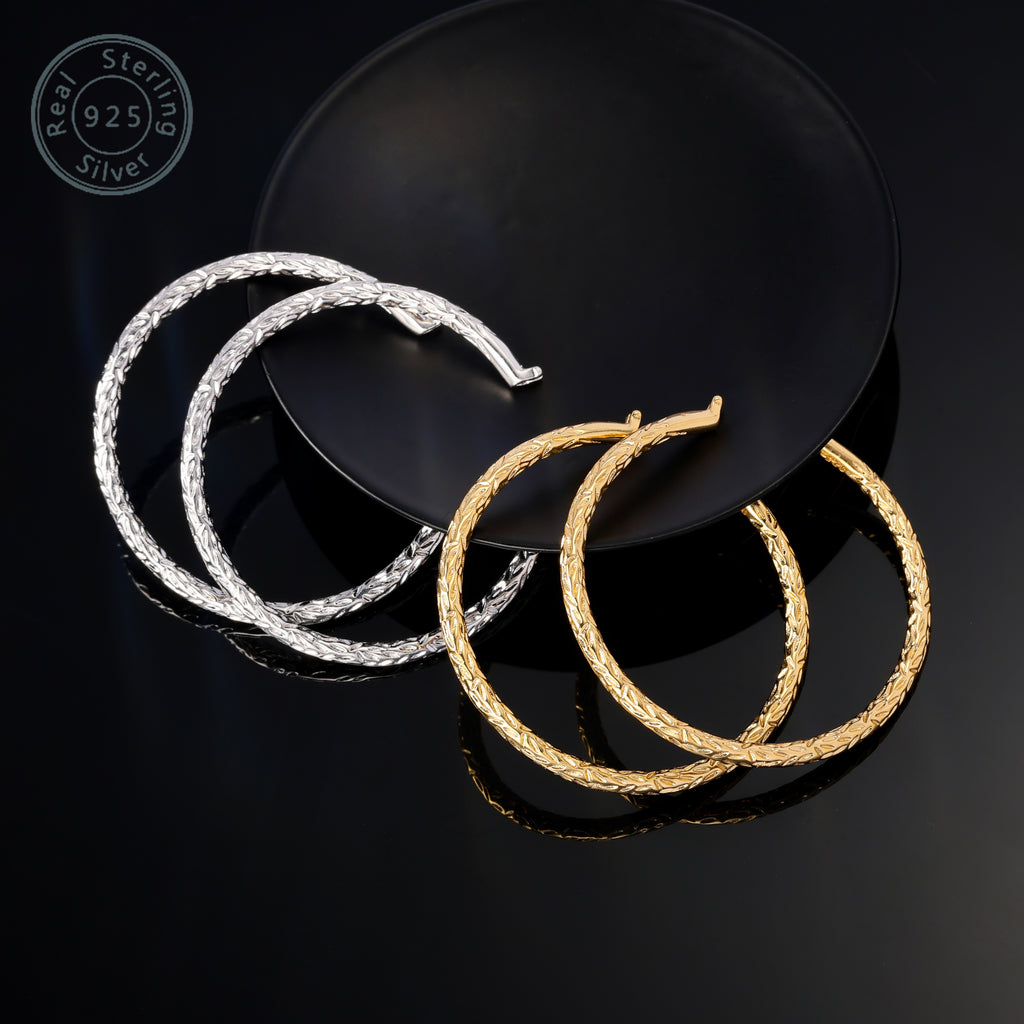 925 silver made fashionable engraved simple circle earrings, fashionable and simple, suitable for daily wear, parties, weddings, perfect gift for wife, girlfriend, family, friends, classmates, comes with a high-quality gift box